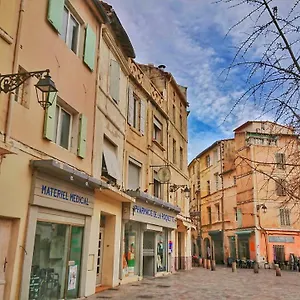Place De La Roquette, Centre Historique , Arles France